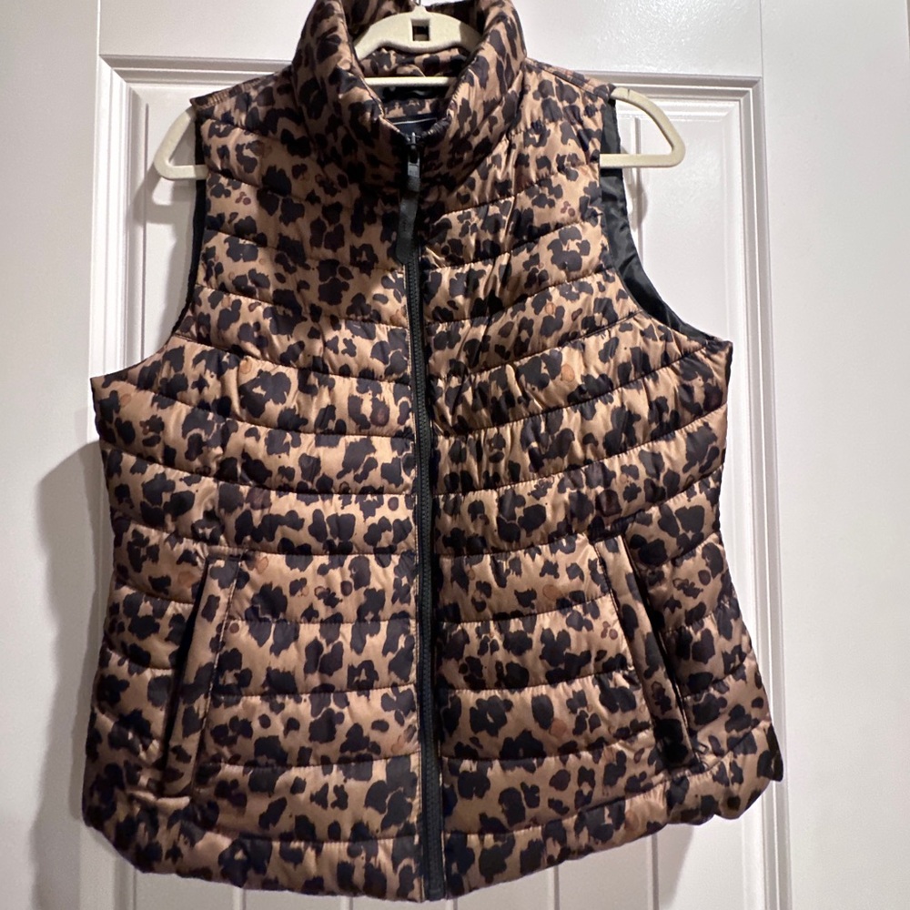 Gap lightweight puffer vest